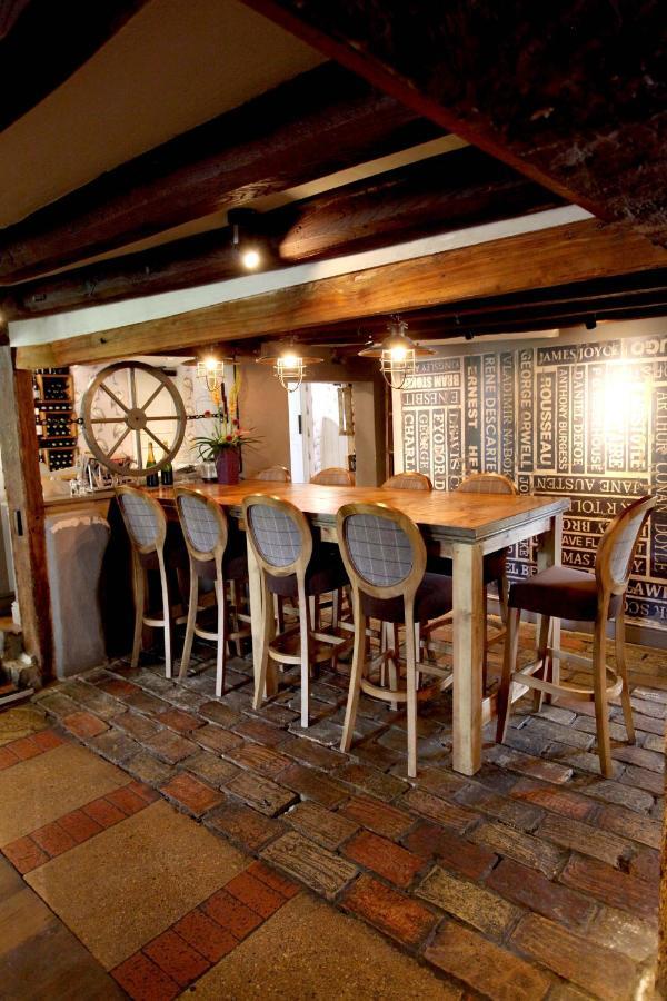 The Crown At Playhatch Reading Extérieur photo